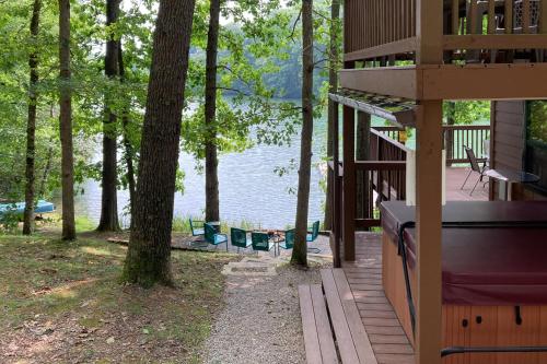 Hocking Hills Lake Gem with Hot Tub, Dock, 100 Acres