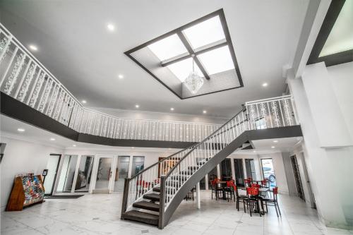 Exterior view, Buena Park Anaheim in Buena Park