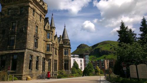 Summer Stays at The University of Edinburgh