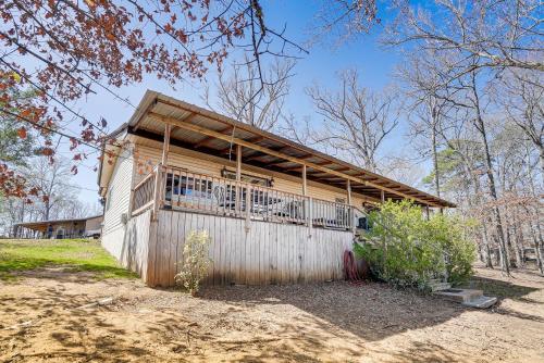 Updated Getaway on Toledo Bend with Pvt Boat Launch! Updated Getaway on Toledo Bend with Pvt Boat Launch!