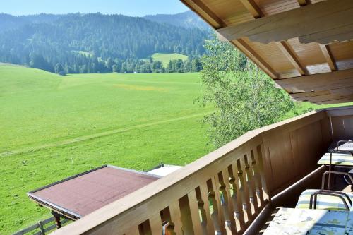 Apartment with Mountain View