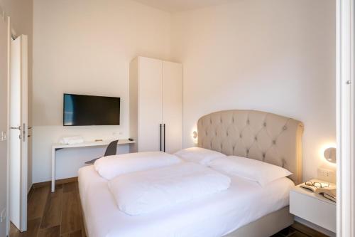 Two-Bedroom Apartment image 4