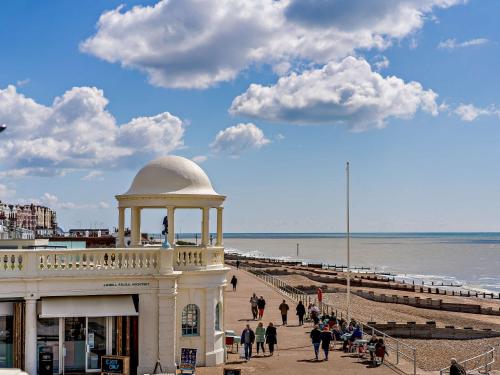 2 bed in Bexhill on Sea 82747