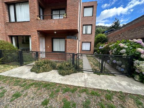 Amplio departamento cerca del centro en zona tranquila. Fosbery