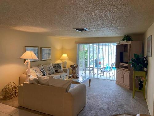 Swimming, Boating, Fishing on Gulf & Heated pool in Port Richey (FL)