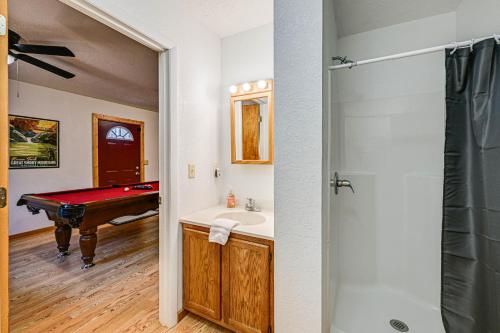 Bryson City Cabin with Private Hot Tub and Pool Table! - image 10
