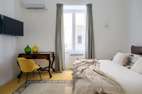 Ermosa Suite - image 2