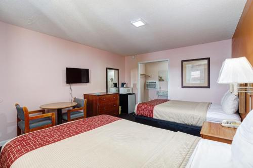 Regency Inn - image 2