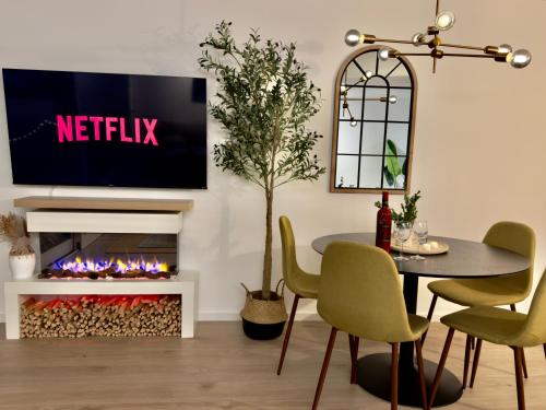 บริการและสิ่งอำนวยความสะดวก, FLAIR Apartments Vorarlberg - Küche - Balkon - Kostenloser Parkplatz (FLAIR Apartments Vorarlberg - Stilvolles Wohnen nahe Bodensee & Alpen - Kuche, Balkon & Gratis Parkp) in โวลฟุร์ท