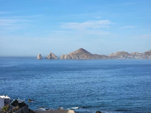Oceanfront Penthouse, 2 Masters, 2 Baths, kitchen! in Cabo San Lucas, Mexico