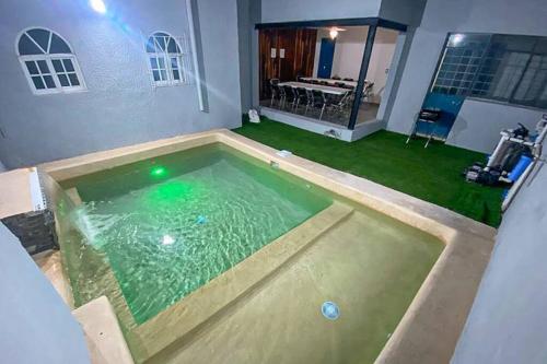 casa con alberca climatizada y terraza para 20 in Guadalajara, Mexico