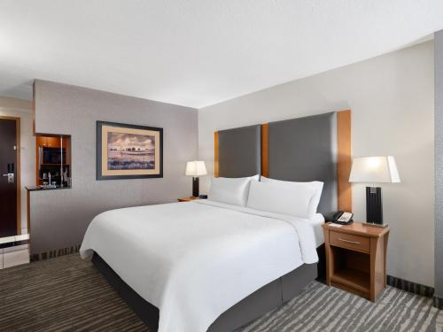 1 King Bed Standard Top Floor