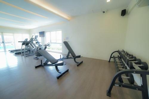 2-BR Condo for 4 in Dumaguete - image 2