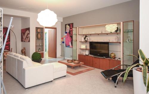 Amazing Apartment In Comiso With Swimming Pool