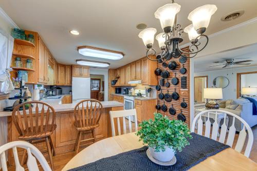 Peaceful Bryson City Cabin with Hot Tub and Deck! in Bryson City, USA