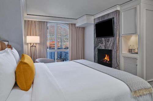 St. Regis Aspen Resort - image 10