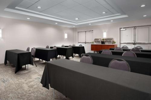 Hilton Garden Inn Los Angeles Marina Del Rey - image 12