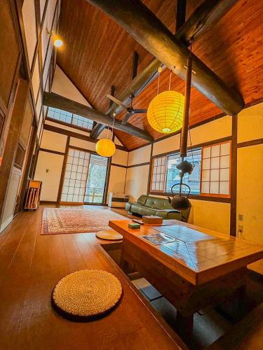 源泉掛け流し付き貸切別荘-Authentic private home with Private Kusatsu Onsen - THE HIDEOUT VILLA KUSATSU-