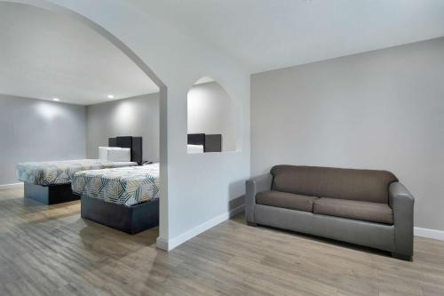 Motel 6 Houston TX - I-10 West - image 11