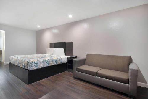 Motel 6 Houston TX - I-10 West - image 9