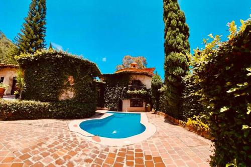 Residencia estilo Californiana Jardín de los Soles in Taxco de Alarcón, Mexico