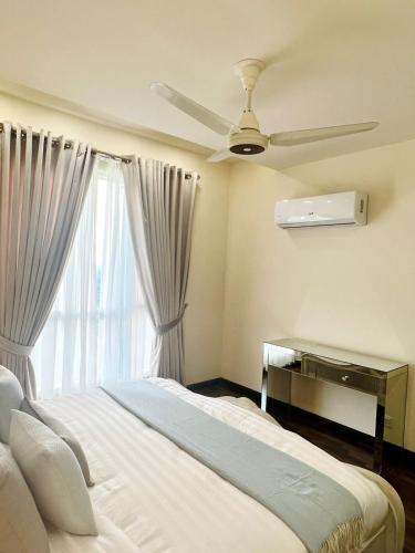 SkyLine Luxurious Apartments Facing Centaurus by LMY photo 2