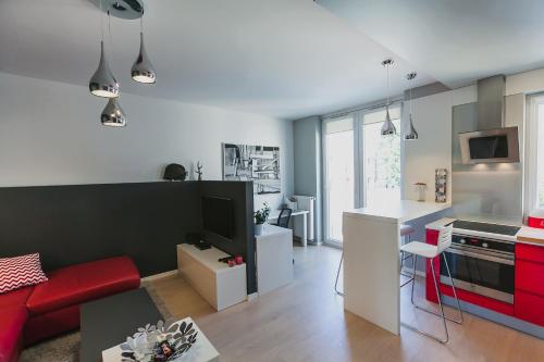 Studio Apartment image 9