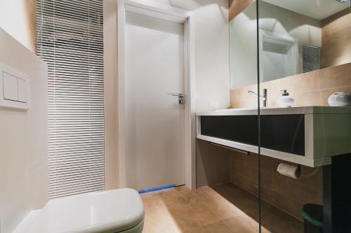 Studio Apartment image 6