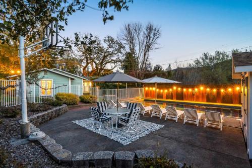 Glen Ellen Home with Lush Yard and Pool in Wine Country - image 14