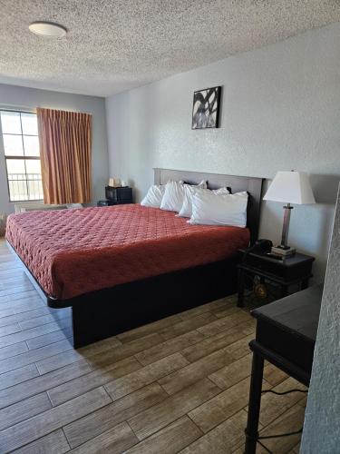 2 queen beds