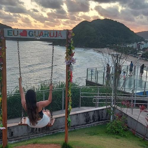 Apto bem localizado na praia Pitangueiras -Guarujá