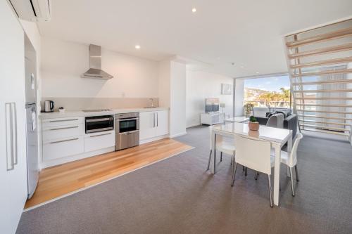Kitchen, Oaks Nelson Bay Lure Suites in Port Stephens