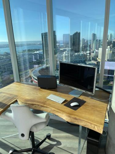 Massive Penthouse Overlooking All of San Diego in San Diego, USA