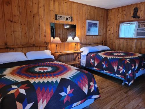 Outpost Motel on the River in Dolores (CO)