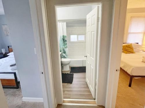 The Columbus Den - Enjoy 3 BRs in the Upper Deck!