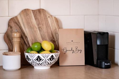 Coastal Corner - Contemporary Chic by the Beach - image 12