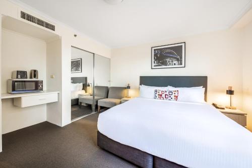 Oaks Sydney Castlereagh Suites - image 2