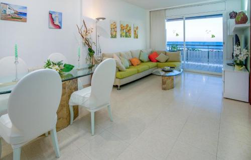  3 Bedroom Nice Apartment In Cubelles in Cubelles