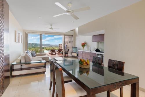 Terrace One-Bedroom Apartment  image 8