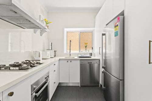 Comfy 2-Bed Apartment with AC throughout - image 6