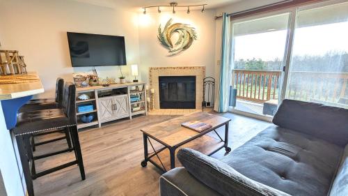 Calypso at Nautilus - Pet Friendly, Walk to beach!, Ocean Shores