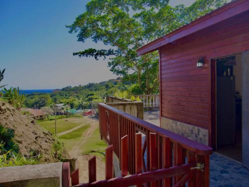 Roatan’s green view getaway.