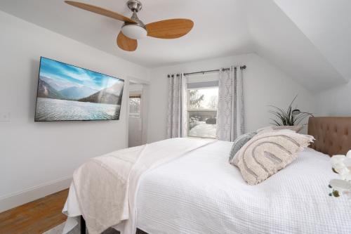 King Bed - 5 Min to MOA - 75 & 65 HDTV - Ping Pong in Richfield, USA