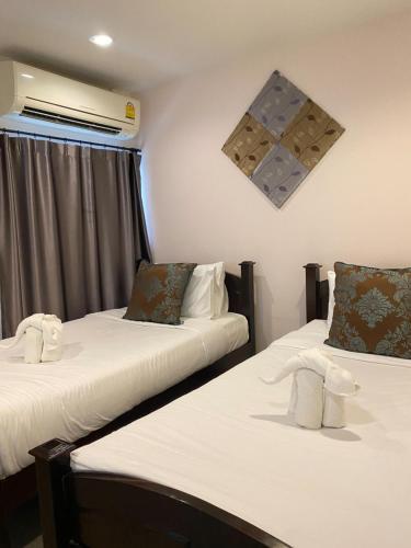 The Guest Hotel & Hostel Room Type - Deluxe Twin Room