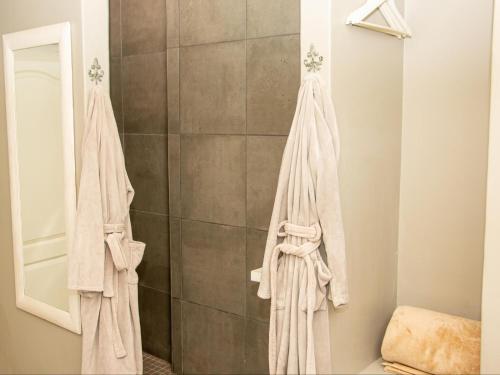  Double Room image 5