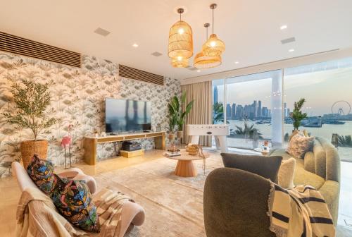 Manzil - 4BR Penthouse in Five Palm with Private Pool and stunning Dubai Skyline View