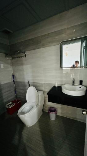 CĂN HỘ 3 PHÒNG NGỦ 160m2 VIEW BIỂN l Ban công rộng l 50M ra bãi tắm bãi sau Vũng Tàu - image 4