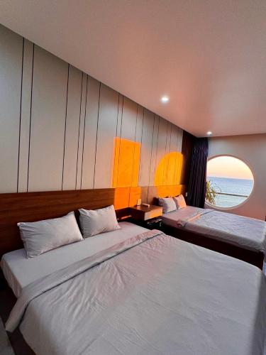 2 double beds