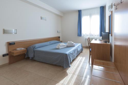 2 twin beds