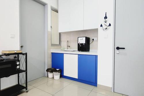 Santorini Holiday Resort Style Staycation 3 rooms Santorini Holiday Resort Style Staycation 3 rooms